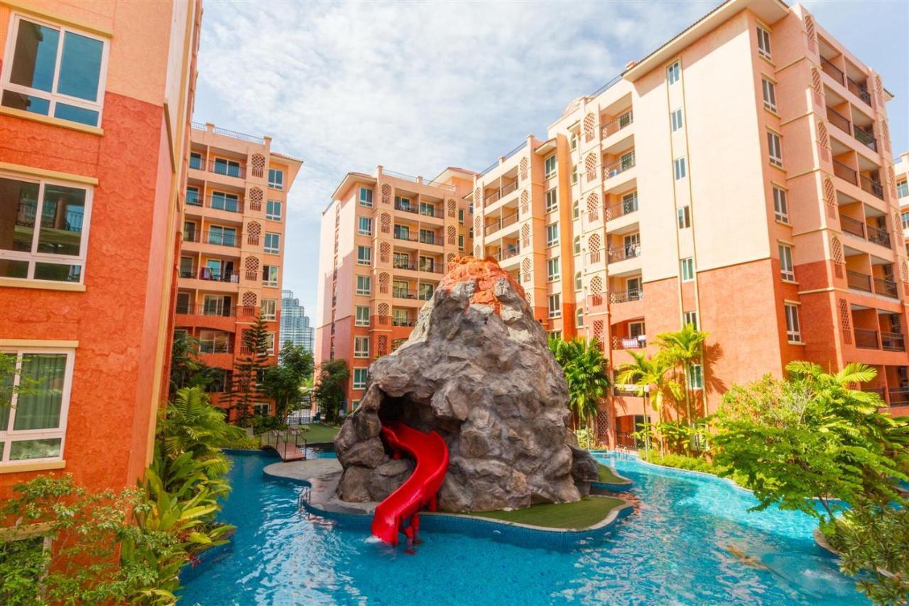 Seven Seas Resort Pattaya By Justin Praia de Jomtien Exterior foto