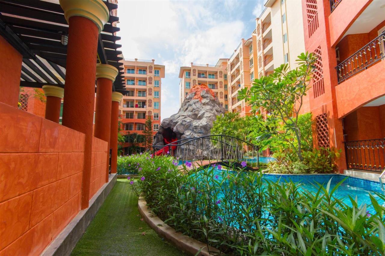 Seven Seas Resort Pattaya By Justin Praia de Jomtien Exterior foto