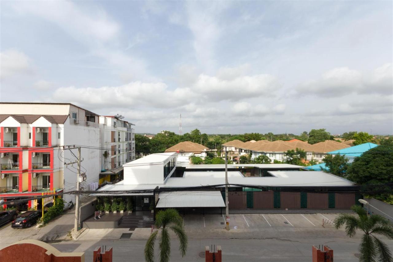 Seven Seas Resort Pattaya By Justin Praia de Jomtien Exterior foto