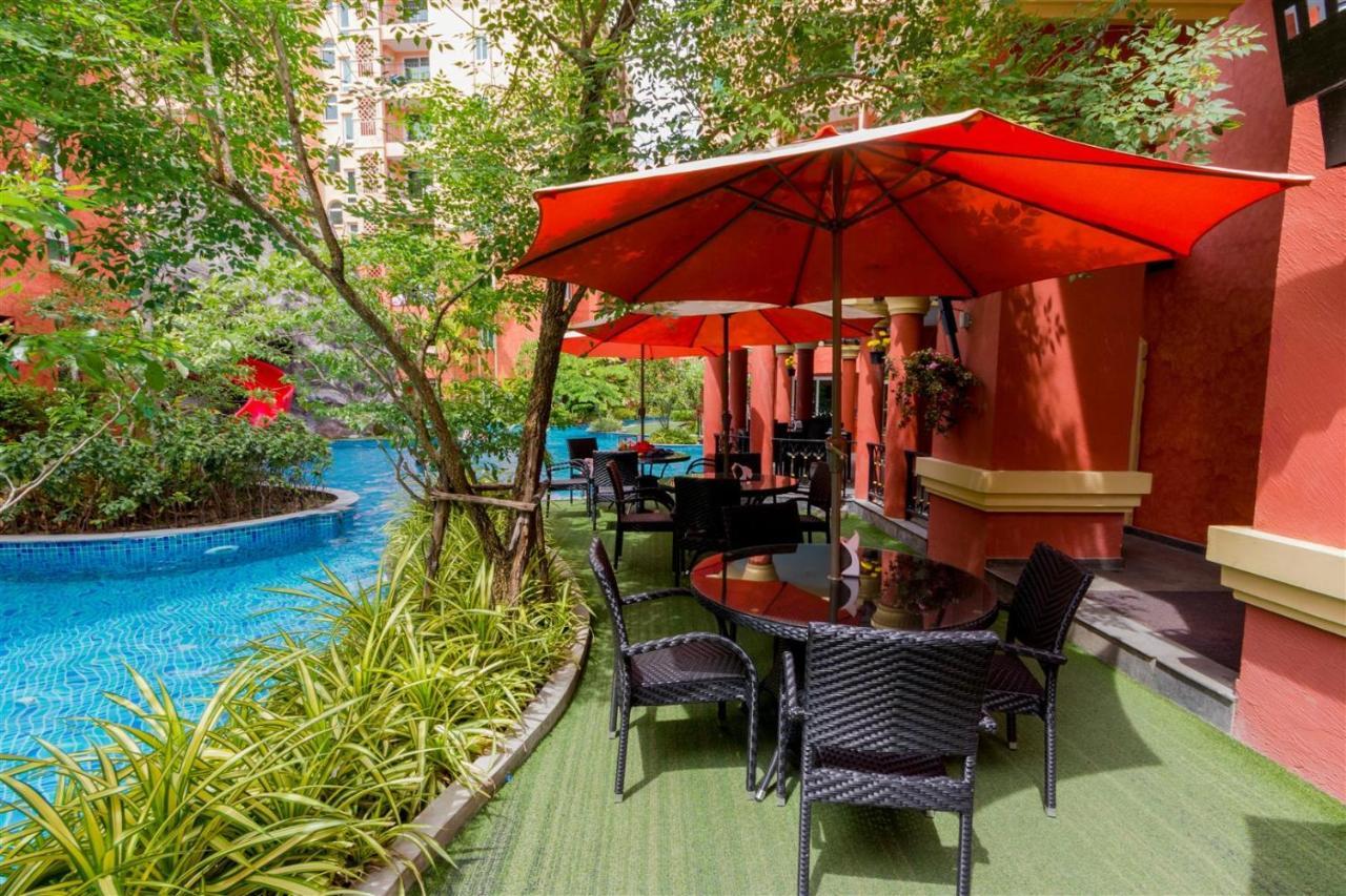 Seven Seas Resort Pattaya By Justin Praia de Jomtien Exterior foto