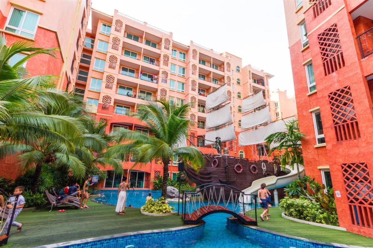 Seven Seas Resort Pattaya By Justin Praia de Jomtien Exterior foto