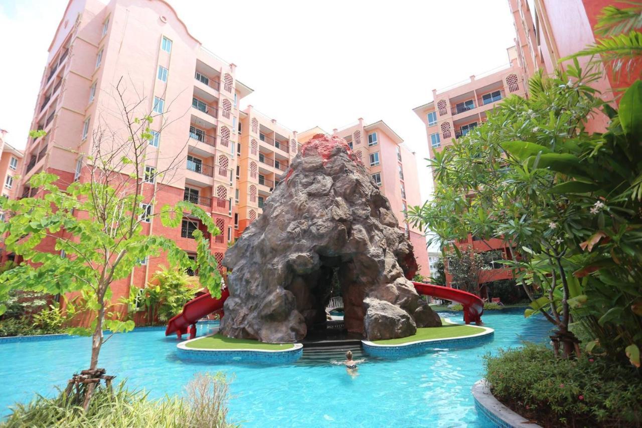Seven Seas Resort Pattaya By Justin Praia de Jomtien Exterior foto