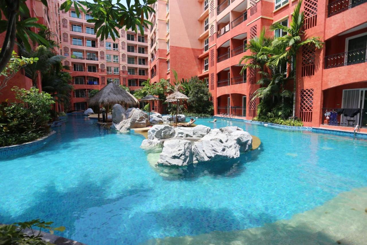 Seven Seas Resort Pattaya By Justin Praia de Jomtien Exterior foto